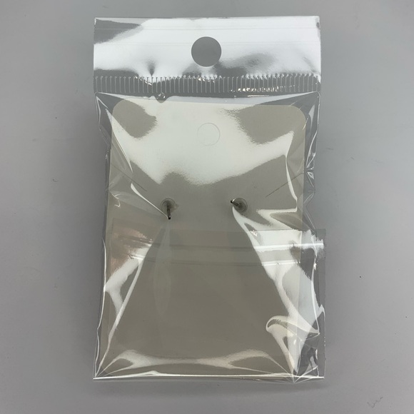 Pearl earring set - Picture 5 of 6